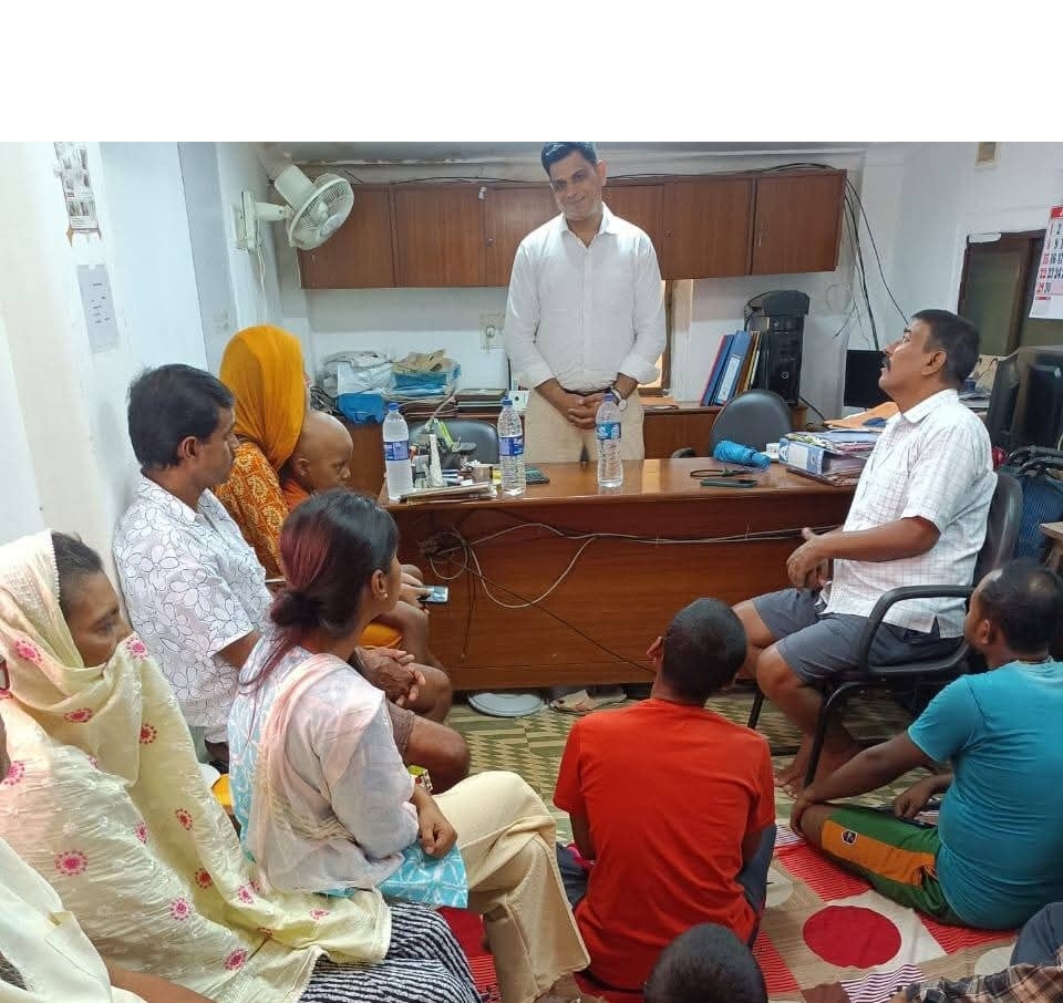 Dr. Yadav presenting being felicated by the principal of Mvlu college Dr Mahendra Kanojia